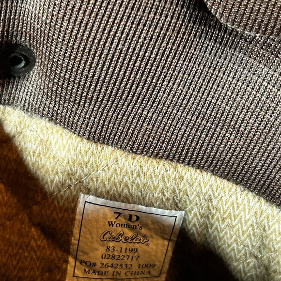 Women’s size 7 Cabela’s pack boot, very, very, very warm! In perfect condition! - Picture 4 of 4